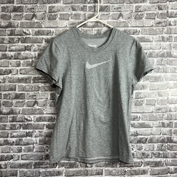 Nike‎ - Picture 2 of 6